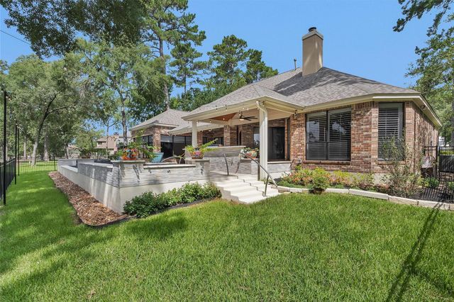 15 Grey Moss Lane, Montgomery, TX 77356