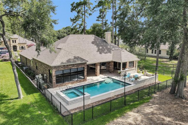 15 Grey Moss Lane, Montgomery, TX 77356