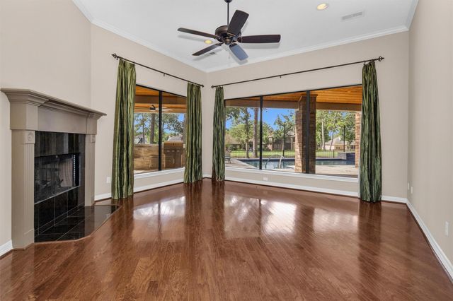 15 Grey Moss Lane, Montgomery, TX 77356