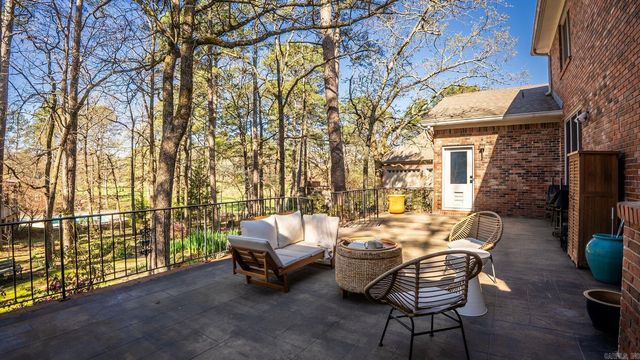 3 Oakmont Court, Little Rock, AR 72212