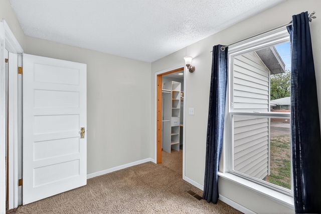 4423 N Cedar St, Spokane, WA 99205