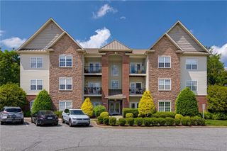 6801 Hanesbrook Circle 104, Clemmons, NC 27012