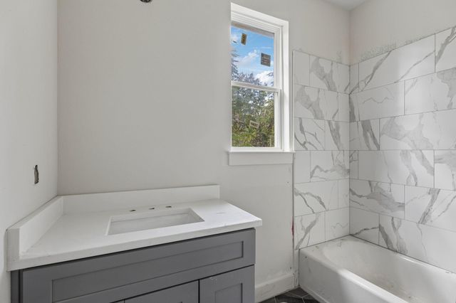 2025 Oak Forest Drive A-B, Houston, TX 77018