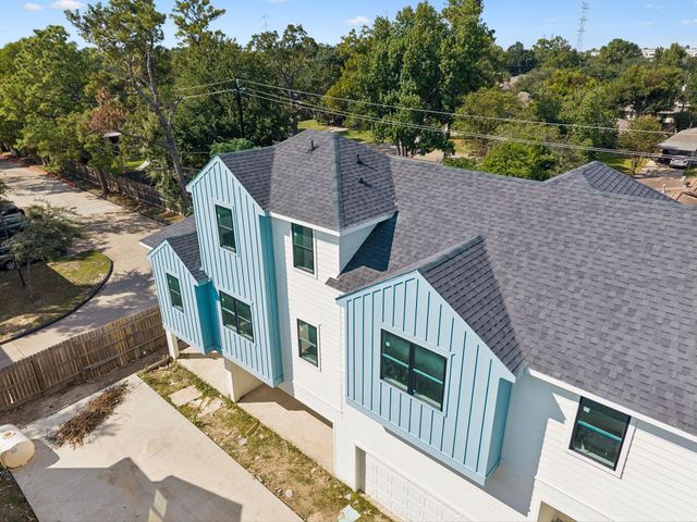 2025 Oak Forest Drive A-B, Houston, TX 77018