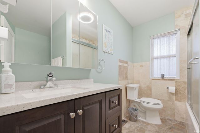 717 W Queen Street, Muncie, IN 47303