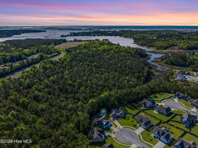 508 Diamond Ridge Court, Hubert, NC 28539