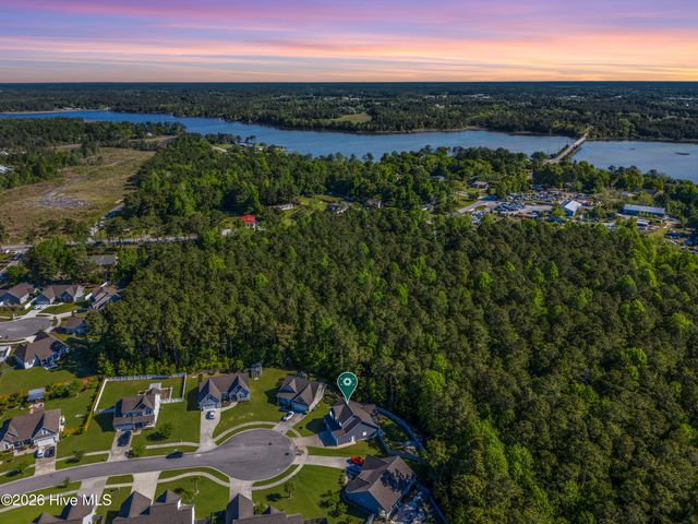 508 Diamond Ridge Court, Hubert, NC 28539