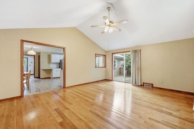 617 River Rd, Agawam, MA 01001