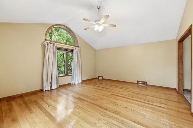 617 River Rd, Agawam, MA 01001