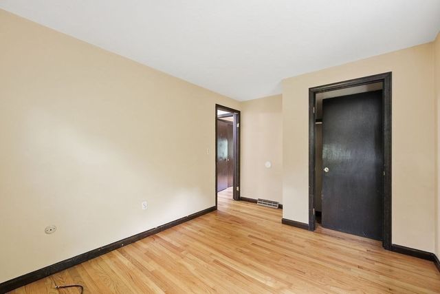 617 River Rd, Agawam, MA 01001