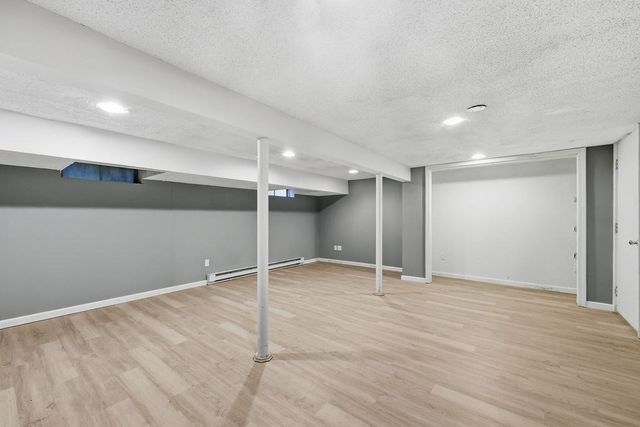 617 River Rd, Agawam, MA 01001