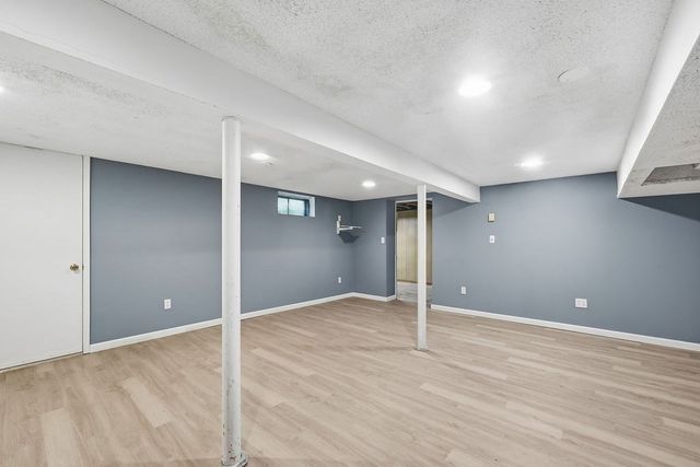 617 River Rd, Agawam, MA 01001