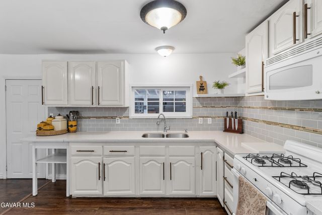 1258 W Rosamond Boulevard Spc 76, Rosamond, CA 93560