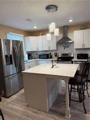 142 Hutton NW Place, Atlanta, GA 30318