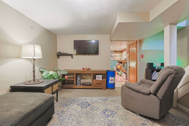 2101 S Dorothy Street, South Bend, IN 46613