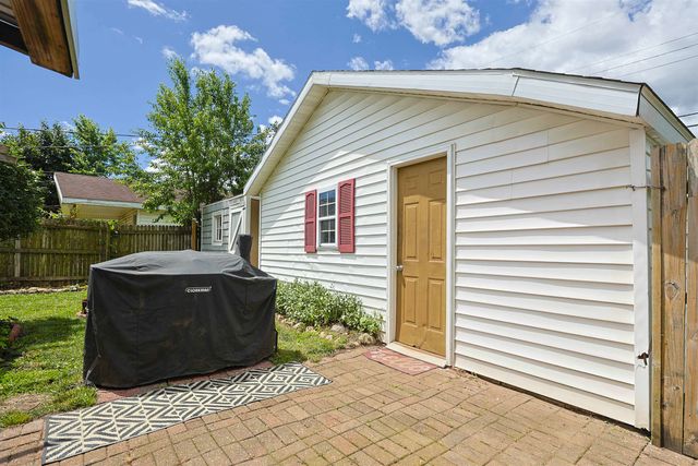 2101 S Dorothy Street, South Bend, IN 46613