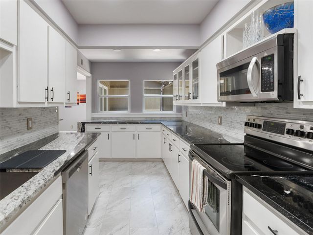 15 Stoney Creek CV, Lakeway, TX 78734