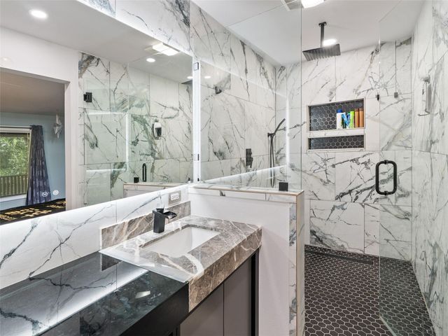 15 Stoney Creek CV, Lakeway, TX 78734