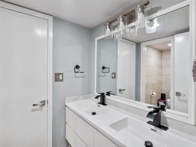15 Stoney Creek CV, Lakeway, TX 78734