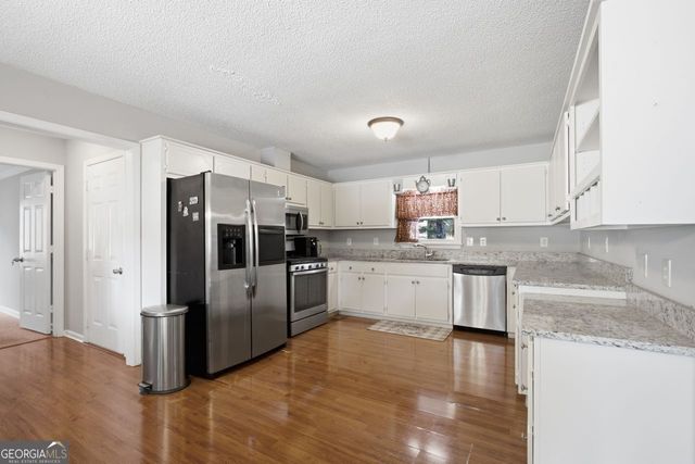 11212 Hemlock Road, Hampton, GA 30228