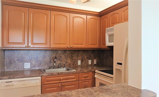 250 Suffolk F 250, Boca Raton, FL 33434