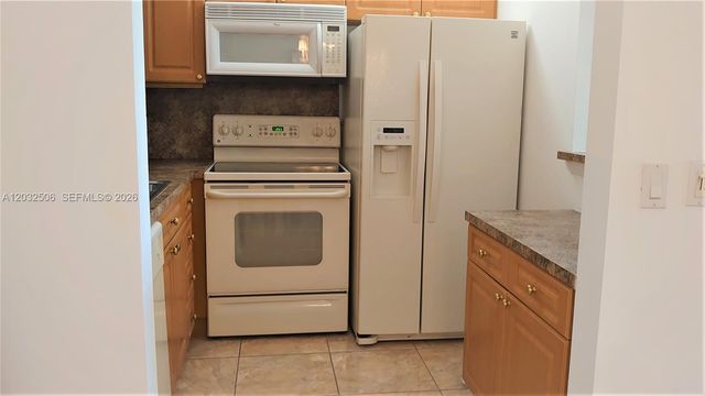 250 Suffolk F 250, Boca Raton, FL 33434