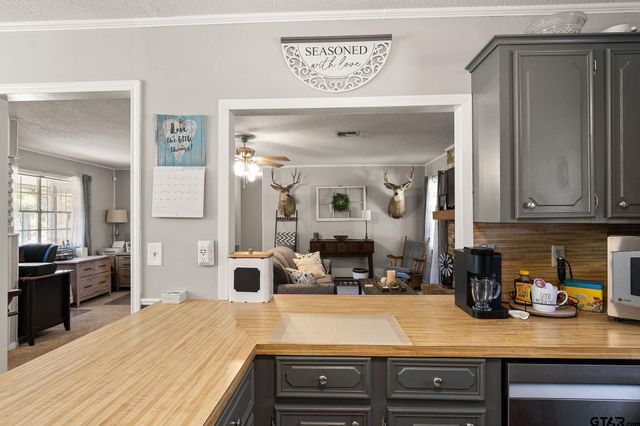 2293 Anderson CR 359, Palestine, TX 75803