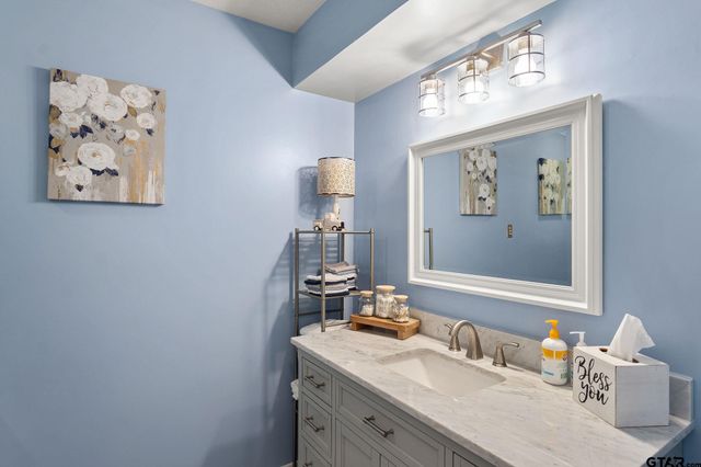 2293 Anderson CR 359, Palestine, TX 75803