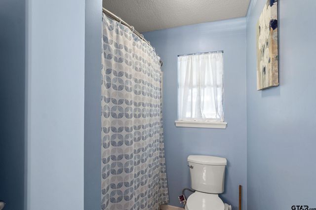 2293 Anderson CR 359, Palestine, TX 75803