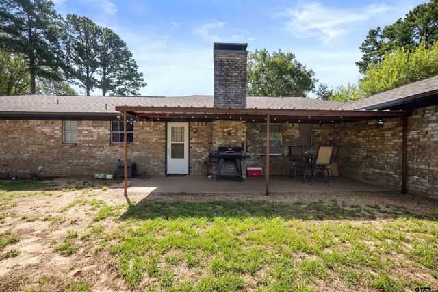 2293 Anderson CR 359, Palestine, TX 75803