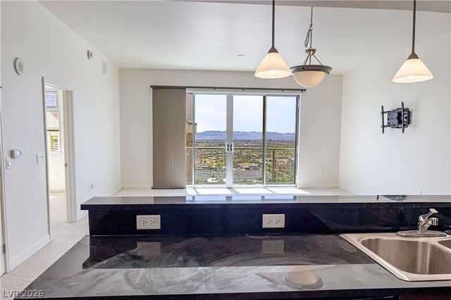 150 Las Vegas Boulevard 1813, Las Vegas, NV 89101