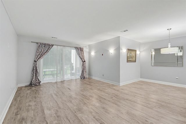 6600 Ridgefield Circle, West Bloomfield, MI 48322