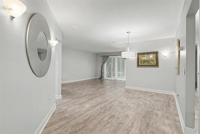 6600 Ridgefield Circle, West Bloomfield, MI 48322