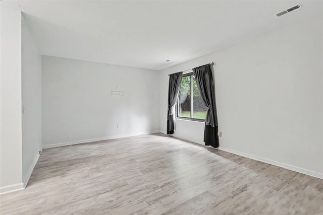 6600 Ridgefield Circle, West Bloomfield, MI 48322