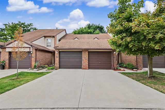 6600 Ridgefield Circle, West Bloomfield, MI 48322