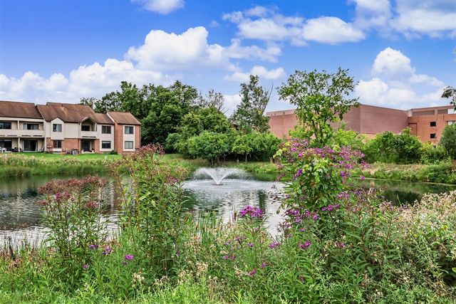 6600 Ridgefield Circle, West Bloomfield, MI 48322