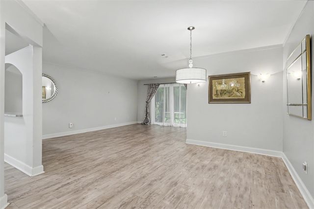 6600 Ridgefield Circle, West Bloomfield, MI 48322