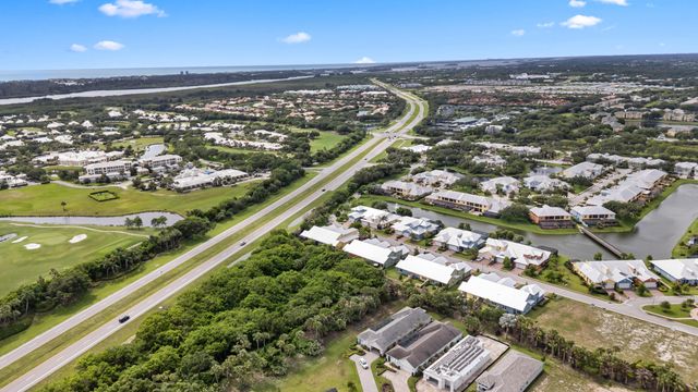 2025 Bridgepointe Circle 118, Vero Beach, FL 32967
