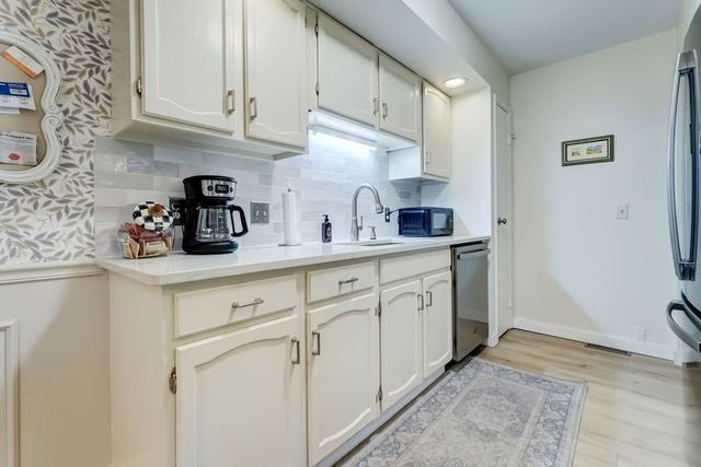 32 Wood Creek Drive, Pittsford, NY 14534