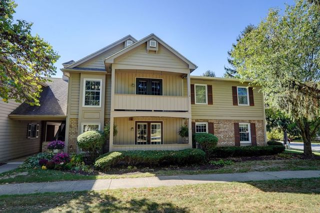 32 Wood Creek Drive, Pittsford, NY 14534