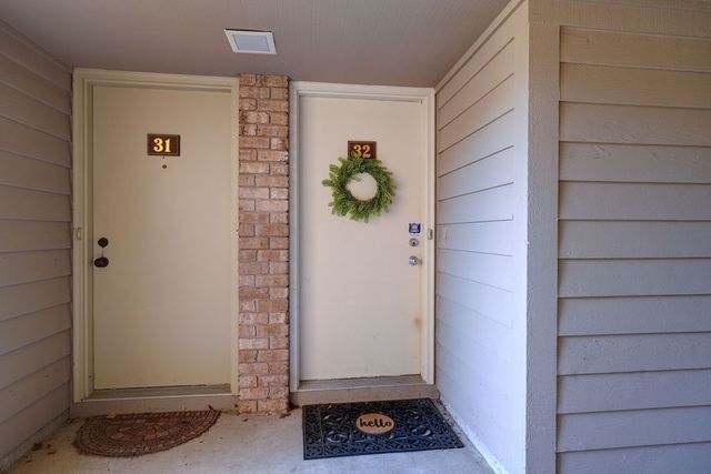 32 Wood Creek Drive, Pittsford, NY 14534