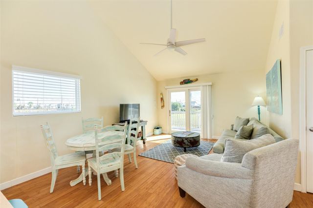 4215 San Jacinto Drive, Galveston, TX 77554