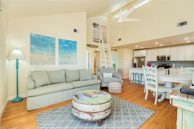 4215 San Jacinto Drive, Galveston, TX 77554