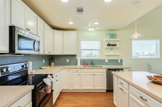 4215 San Jacinto Drive, Galveston, TX 77554