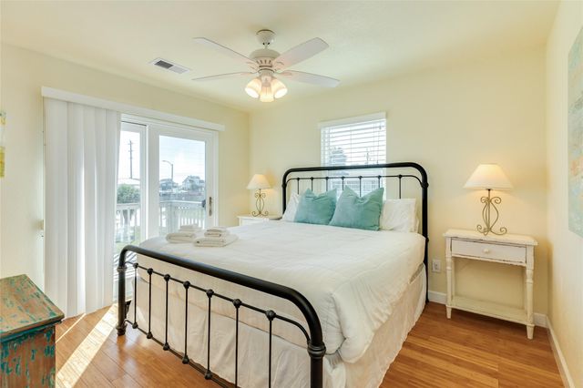 4215 San Jacinto Drive, Galveston, TX 77554