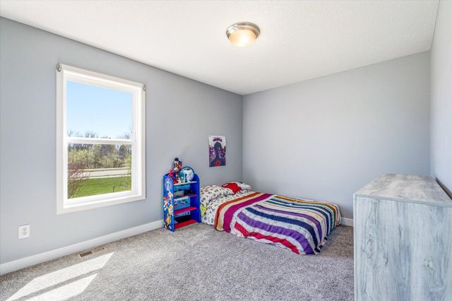 11829 71st Street NE, Albertville, MN 55301