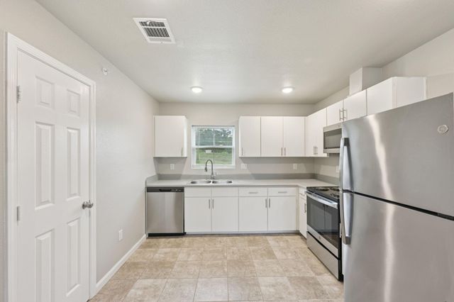 274 Plez Morgan Drive B, Montgomery, TX 77356