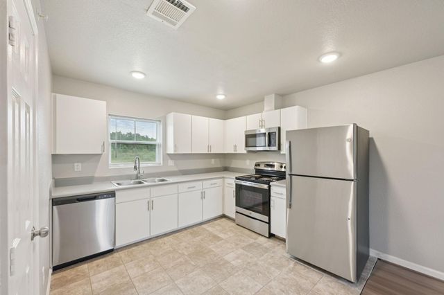 274 Plez Morgan Drive B, Montgomery, TX 77356