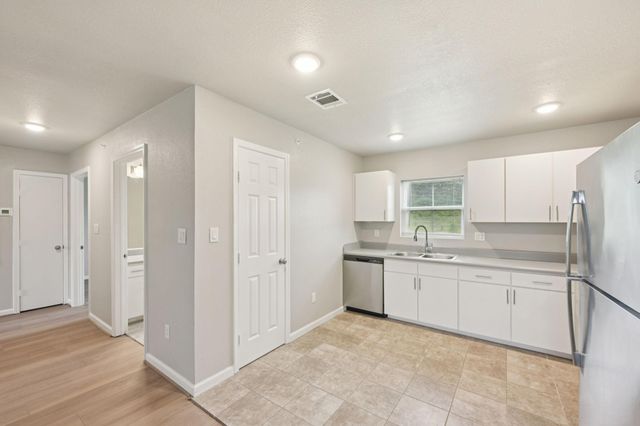 274 Plez Morgan Drive B, Montgomery, TX 77356
