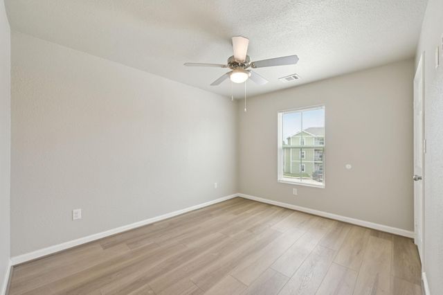 274 Plez Morgan Drive B, Montgomery, TX 77356